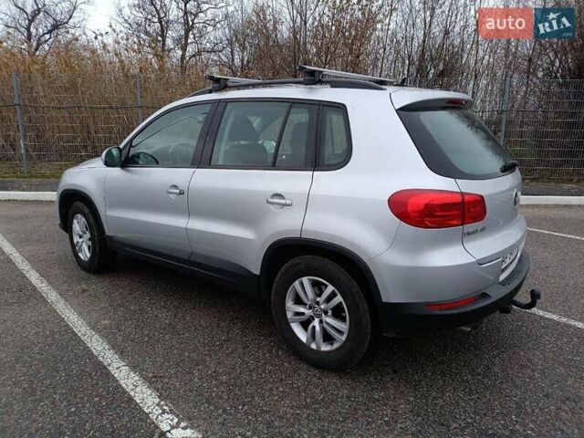 Серый Фольксваген Тигуан, объемом двигателя 1.98 л и пробегом 132 тыс. км за 12500 $, фото 1 на Automoto.ua