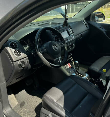 Серый Фольксваген Тигуан, объемом двигателя 1.98 л и пробегом 258 тыс. км за 10500 $, фото 11 на Automoto.ua