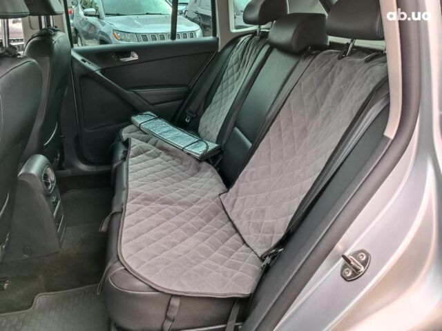 Сірий Фольксваген Тігуан, об'ємом двигуна 2 л та пробігом 189 тис. км за 10990 $, фото 23 на Automoto.ua