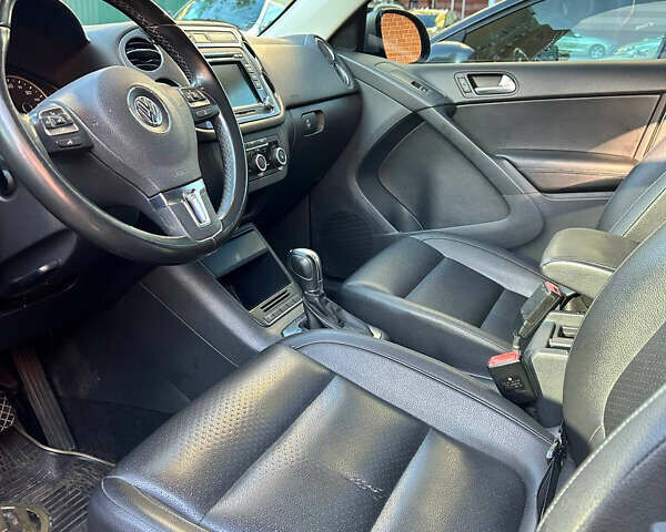 Серый Фольксваген Тигуан, объемом двигателя 1.98 л и пробегом 199 тыс. км за 9400 $, фото 10 на Automoto.ua