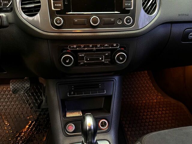 Серый Фольксваген Тигуан, объемом двигателя 2 л и пробегом 242 тыс. км за 9300 $, фото 8 на Automoto.ua