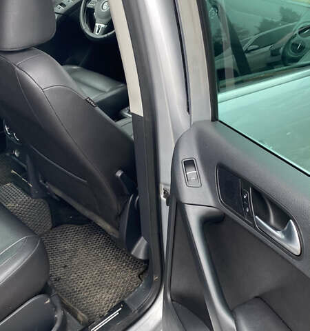 Серый Фольксваген Тигуан, объемом двигателя 1.98 л и пробегом 260 тыс. км за 11500 $, фото 15 на Automoto.ua