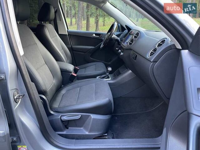 Серый Фольксваген Тигуан, объемом двигателя 2 л и пробегом 180 тыс. км за 11750 $, фото 19 на Automoto.ua