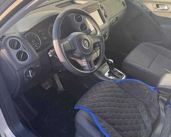 Сірий Фольксваген Тігуан, об'ємом двигуна 1.98 л та пробігом 252 тис. км за 9500 $, фото 4 на Automoto.ua