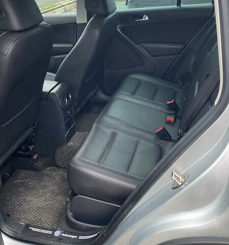 Серый Фольксваген Тигуан, объемом двигателя 1.98 л и пробегом 260 тыс. км за 11500 $, фото 10 на Automoto.ua