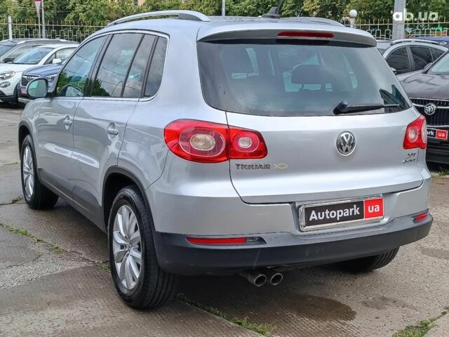 Сірий Фольксваген Тігуан, об'ємом двигуна 2 л та пробігом 189 тис. км за 10990 $, фото 5 на Automoto.ua