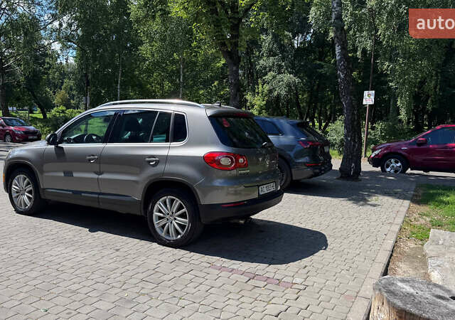 Сірий Фольксваген Тігуан, об'ємом двигуна 1.98 л та пробігом 261 тис. км за 9800 $, фото 7 на Automoto.ua