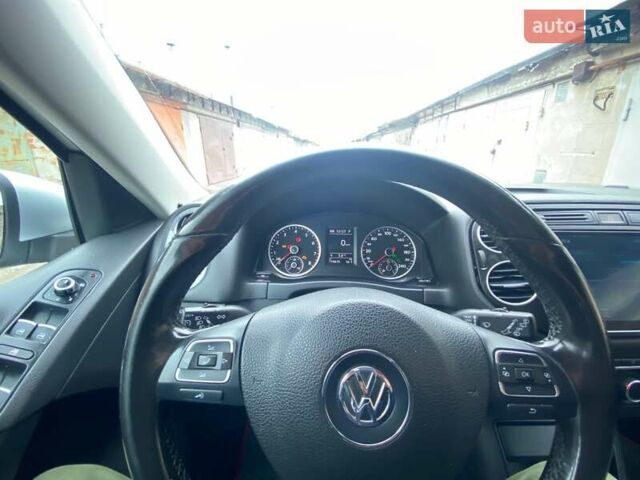 Серый Фольксваген Тигуан, объемом двигателя 1.98 л и пробегом 228 тыс. км за 9000 $, фото 20 на Automoto.ua