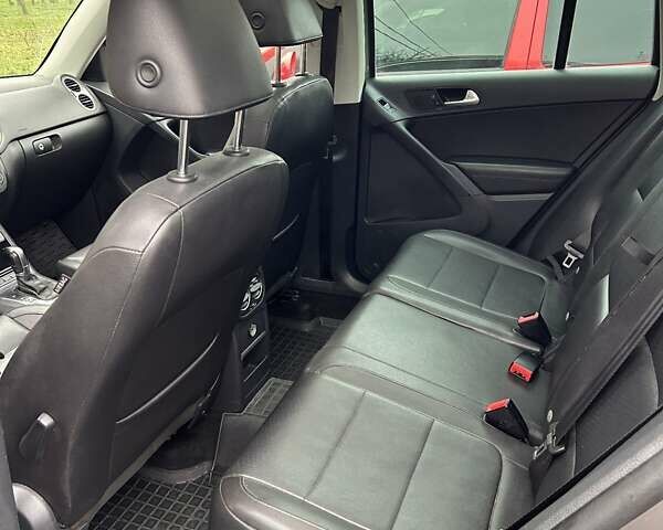 Сірий Фольксваген Тігуан, об'ємом двигуна 1.98 л та пробігом 194 тис. км за 10800 $, фото 10 на Automoto.ua