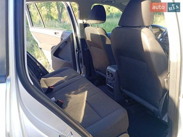 Серый Фольксваген Тигуан, объемом двигателя 1.98 л и пробегом 242 тыс. км за 9300 $, фото 13 на Automoto.ua