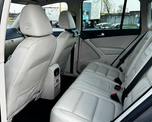 Сірий Фольксваген Тігуан, об'ємом двигуна 1.98 л та пробігом 268 тис. км за 10800 $, фото 29 на Automoto.ua