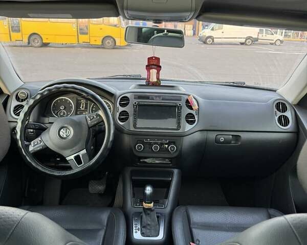 Серый Фольксваген Тигуан, объемом двигателя 1.98 л и пробегом 260 тыс. км за 8300 $, фото 11 на Automoto.ua