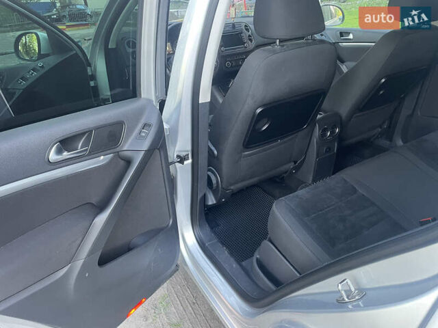 Серый Фольксваген Тигуан, объемом двигателя 2 л и пробегом 160 тыс. км за 17500 $, фото 7 на Automoto.ua