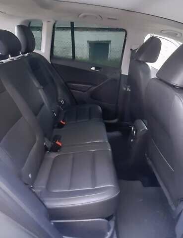 Серый Фольксваген Тигуан, объемом двигателя 2.04 л и пробегом 218 тыс. км за 10600 $, фото 1 на Automoto.ua