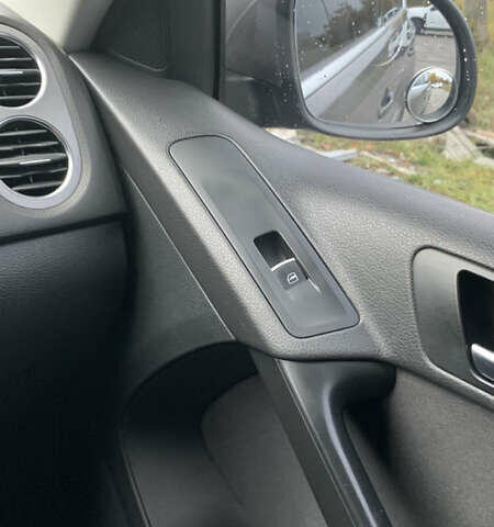 Серый Фольксваген Тигуан, объемом двигателя 1.98 л и пробегом 186 тыс. км за 11999 $, фото 6 на Automoto.ua