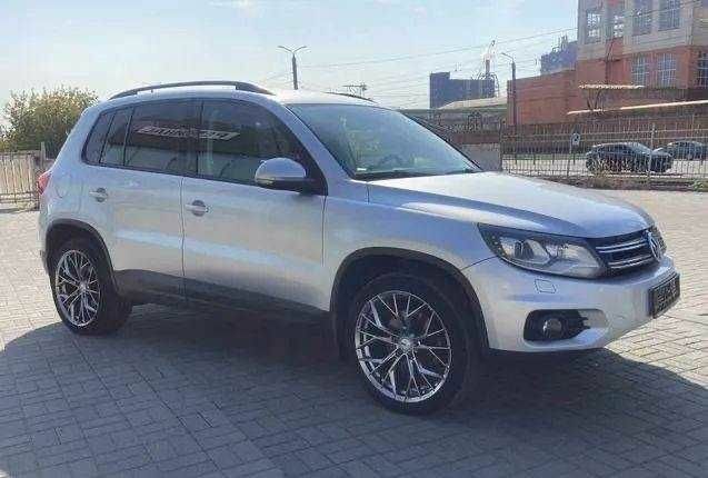 Серый Фольксваген Тигуан, объемом двигателя 0 л и пробегом 89 тыс. км за 9700 $, фото 2 на Automoto.ua