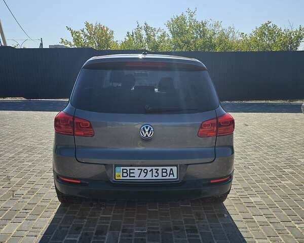 Серый Фольксваген Тигуан, объемом двигателя 1.39 л и пробегом 171 тыс. км за 12500 $, фото 2 на Automoto.ua