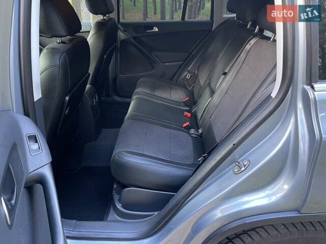 Серый Фольксваген Тигуан, объемом двигателя 2 л и пробегом 180 тыс. км за 11750 $, фото 15 на Automoto.ua