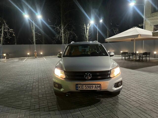 Сірий Фольксваген Тігуан, об'ємом двигуна 2 л та пробігом 241 тис. км за 9300 $, фото 15 на Automoto.ua