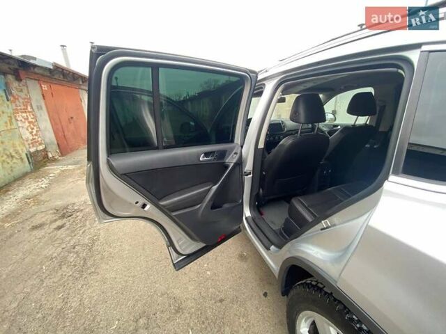 Серый Фольксваген Тигуан, объемом двигателя 1.98 л и пробегом 228 тыс. км за 9000 $, фото 22 на Automoto.ua