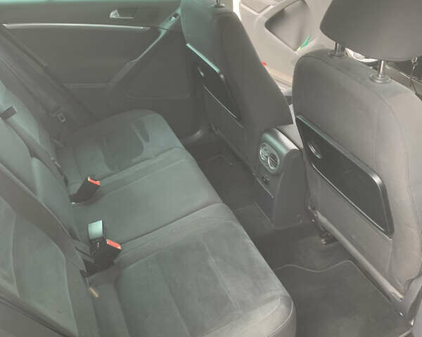 Серый Фольксваген Тигуан, объемом двигателя 1.98 л и пробегом 250 тыс. км за 11750 $, фото 16 на Automoto.ua