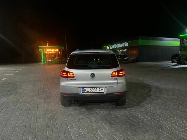 Сірий Фольксваген Тігуан, об'ємом двигуна 2 л та пробігом 241 тис. км за 9300 $, фото 11 на Automoto.ua