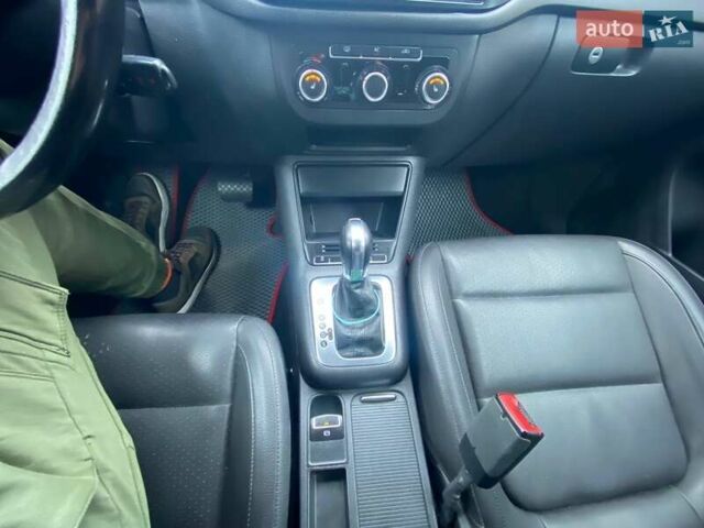 Серый Фольксваген Тигуан, объемом двигателя 1.98 л и пробегом 228 тыс. км за 9000 $, фото 13 на Automoto.ua