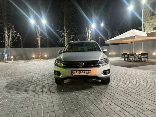 Сірий Фольксваген Тігуан, об'ємом двигуна 2 л та пробігом 241 тис. км за 9300 $, фото 14 на Automoto.ua