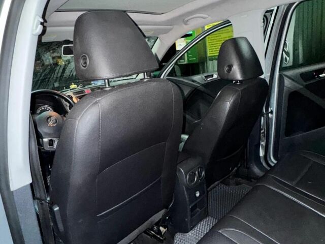 Серый Фольксваген Тигуан, объемом двигателя 2 л и пробегом 217 тыс. км за 12000 $, фото 5 на Automoto.ua