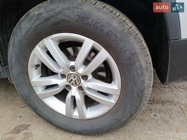 Серый Фольксваген Тигуан, объемом двигателя 1.98 л и пробегом 132 тыс. км за 12500 $, фото 12 на Automoto.ua
