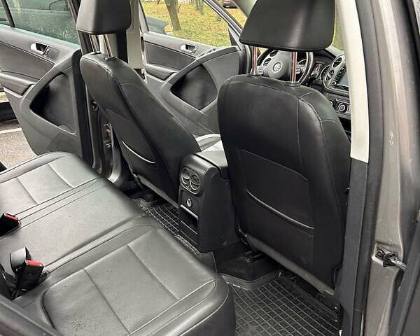 Сірий Фольксваген Тігуан, об'ємом двигуна 1.98 л та пробігом 194 тис. км за 10800 $, фото 11 на Automoto.ua