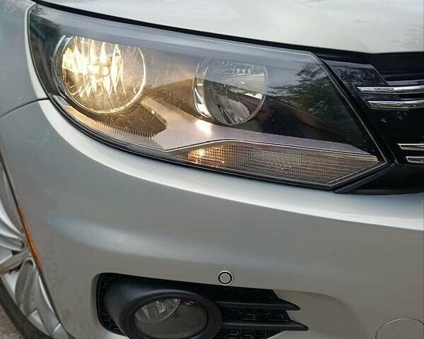 Серый Фольксваген Тигуан, объемом двигателя 1.98 л и пробегом 170 тыс. км за 10500 $, фото 12 на Automoto.ua