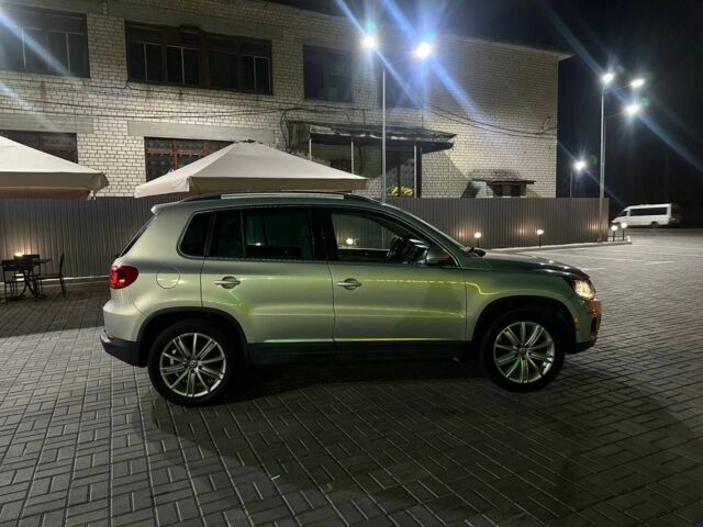 Сірий Фольксваген Тігуан, об'ємом двигуна 2 л та пробігом 241 тис. км за 9300 $, фото 10 на Automoto.ua