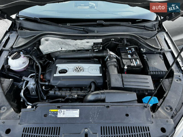 Сірий Фольксваген Тігуан, об'ємом двигуна 1.98 л та пробігом 268 тис. км за 10800 $, фото 34 на Automoto.ua