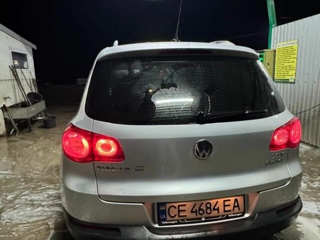 Серый Фольксваген Тигуан, объемом двигателя 2 л и пробегом 217 тыс. км за 12000 $, фото 3 на Automoto.ua