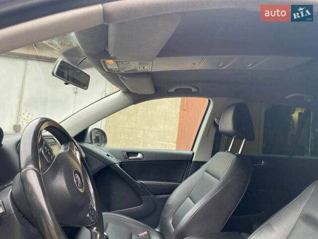 Серый Фольксваген Тигуан, объемом двигателя 1.98 л и пробегом 228 тыс. км за 9000 $, фото 9 на Automoto.ua