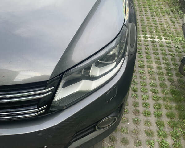 Серый Фольксваген Тигуан, объемом двигателя 1.98 л и пробегом 250 тыс. км за 11750 $, фото 3 на Automoto.ua