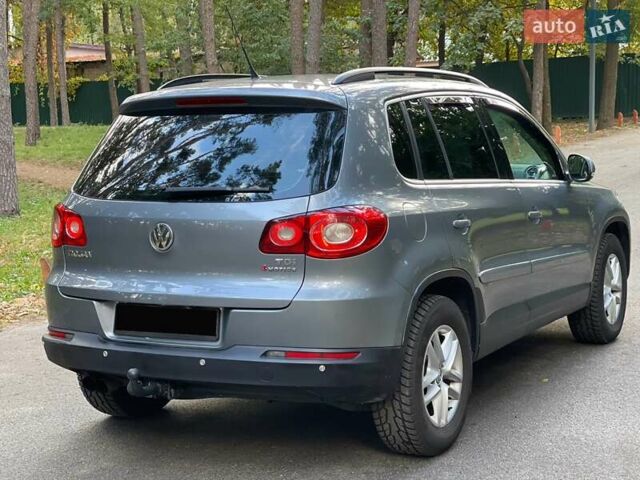Серый Фольксваген Тигуан, объемом двигателя 2 л и пробегом 180 тыс. км за 11999 $, фото 4 на Automoto.ua