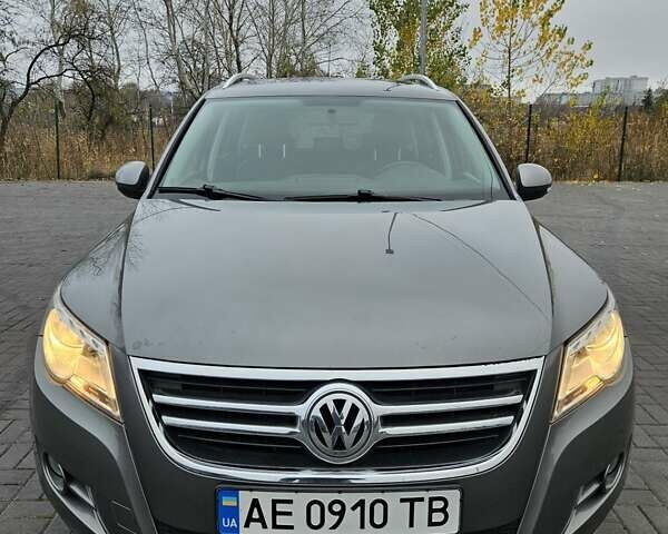 Сірий Фольксваген Тігуан, об'ємом двигуна 1.98 л та пробігом 194 тис. км за 10800 $, фото 5 на Automoto.ua
