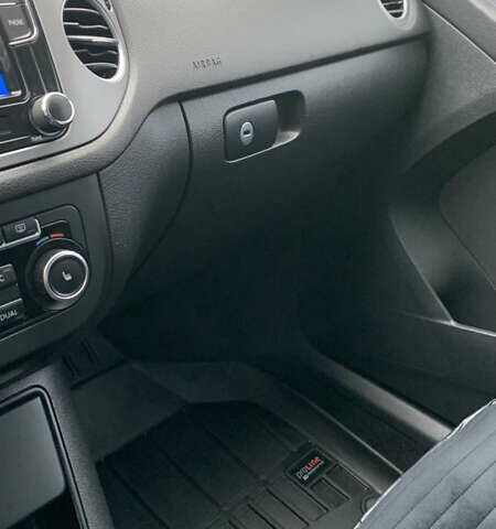 Серый Фольксваген Тигуан, объемом двигателя 1.98 л и пробегом 186 тыс. км за 11999 $, фото 7 на Automoto.ua