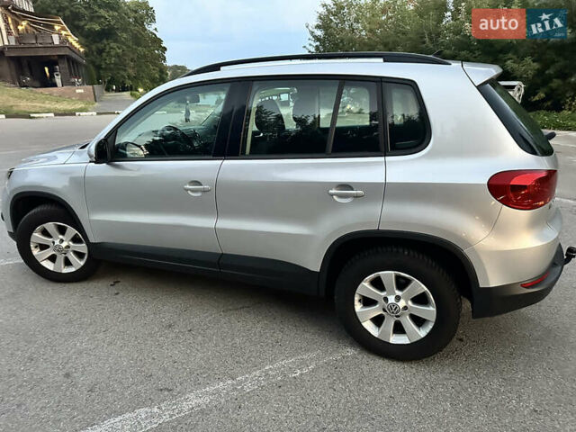 Серый Фольксваген Тигуан, объемом двигателя 1.97 л и пробегом 208 тыс. км за 16500 $, фото 4 на Automoto.ua