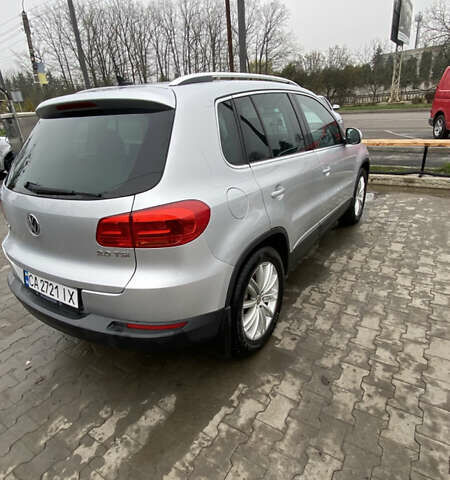 Серый Фольксваген Тигуан, объемом двигателя 1.98 л и пробегом 260 тыс. км за 11500 $, фото 4 на Automoto.ua