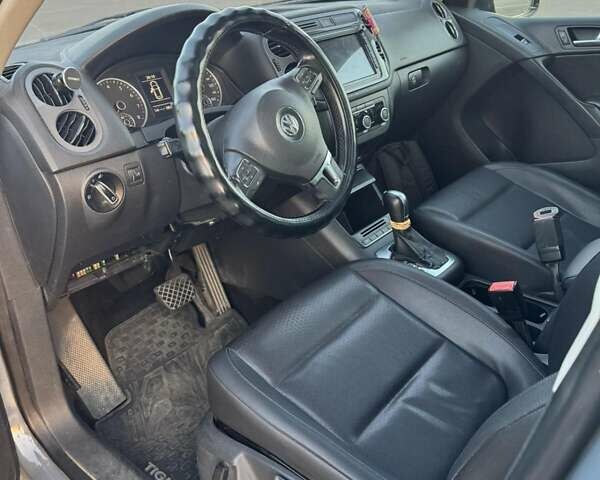 Серый Фольксваген Тигуан, объемом двигателя 1.98 л и пробегом 260 тыс. км за 8300 $, фото 9 на Automoto.ua