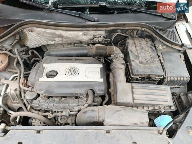 Серый Фольксваген Тигуан, объемом двигателя 1.98 л и пробегом 170 тыс. км за 10500 $, фото 24 на Automoto.ua