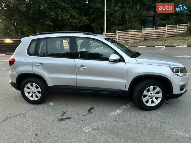 Серый Фольксваген Тигуан, объемом двигателя 1.97 л и пробегом 208 тыс. км за 16500 $, фото 3 на Automoto.ua