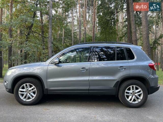 Серый Фольксваген Тигуан, объемом двигателя 2 л и пробегом 180 тыс. км за 11750 $, фото 7 на Automoto.ua