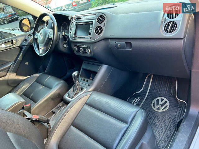 Серый Фольксваген Тигуан, объемом двигателя 1.98 л и пробегом 199 тыс. км за 9400 $, фото 17 на Automoto.ua