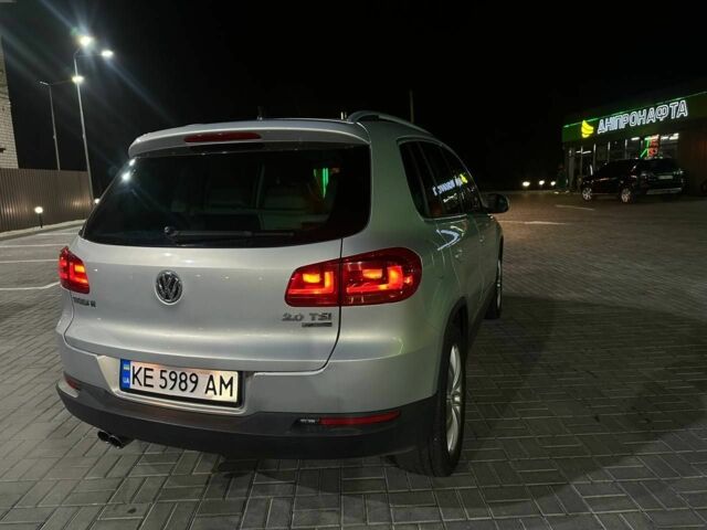 Сірий Фольксваген Тігуан, об'ємом двигуна 2 л та пробігом 241 тис. км за 9300 $, фото 7 на Automoto.ua