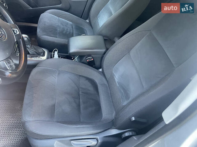 Серый Фольксваген Тигуан, объемом двигателя 2 л и пробегом 160 тыс. км за 17500 $, фото 3 на Automoto.ua