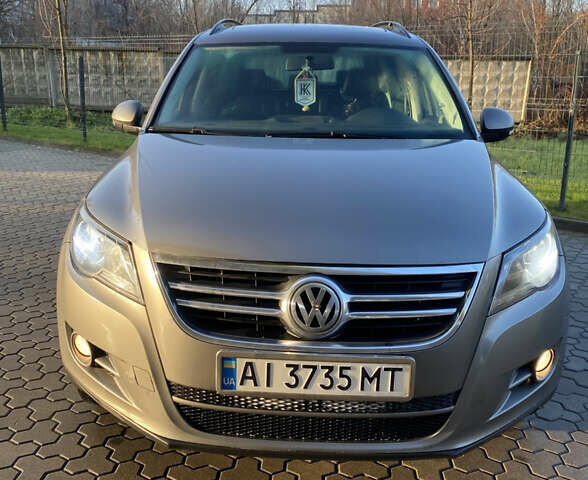 Серый Фольксваген Тигуан, объемом двигателя 2 л и пробегом 289 тыс. км за 10799 $, фото 4 на Automoto.ua